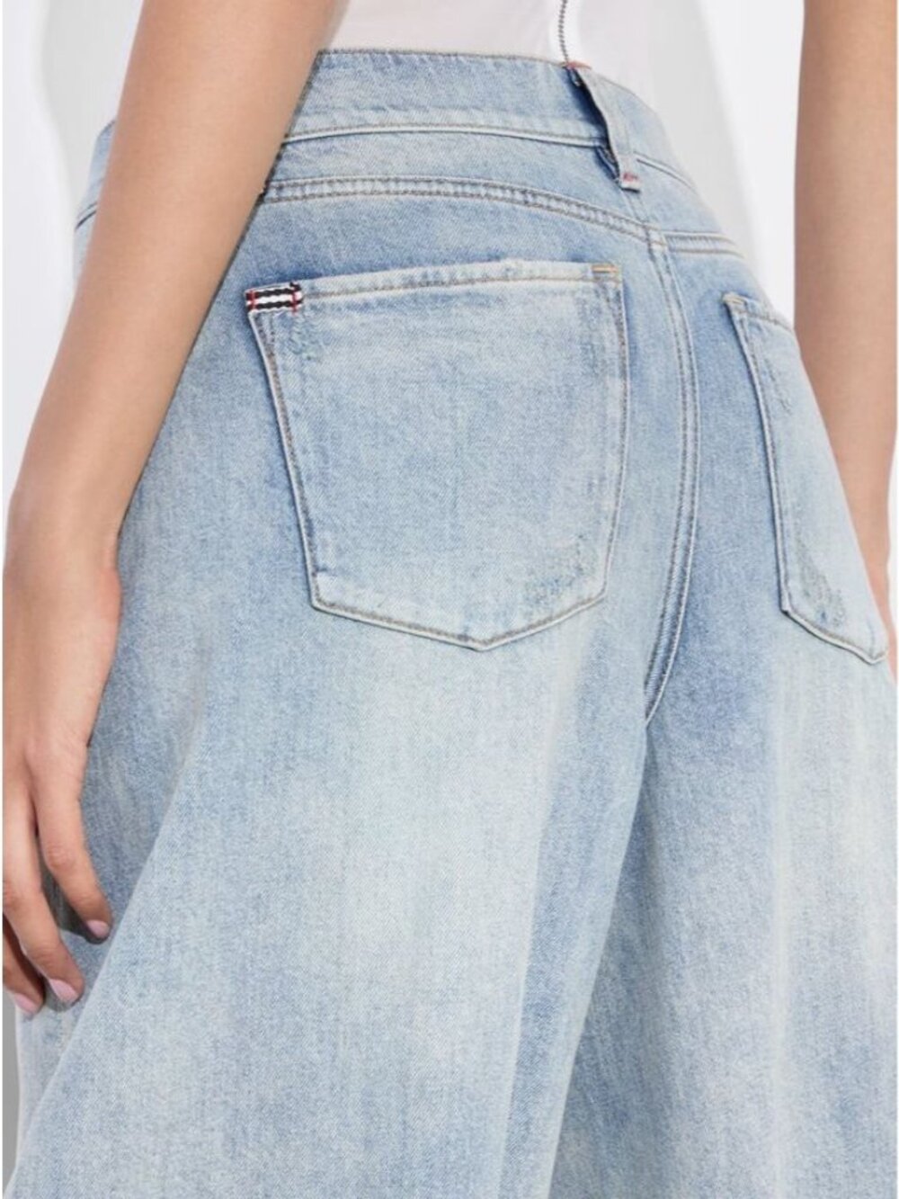 Alice + Olivia Driggs Sierra Light Blue Baloon Jeans 25 - Picture 4 of 11